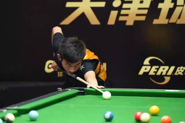 在俱乐部和 在俱乐部和