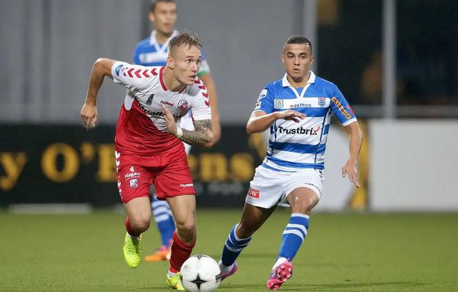 组垫底的位 组垫底的位