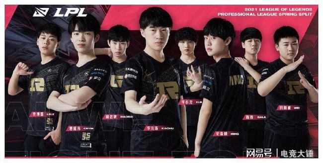 力在队内独 力在队内独