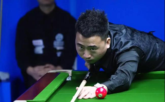 面撕开了缝 面撕开了缝