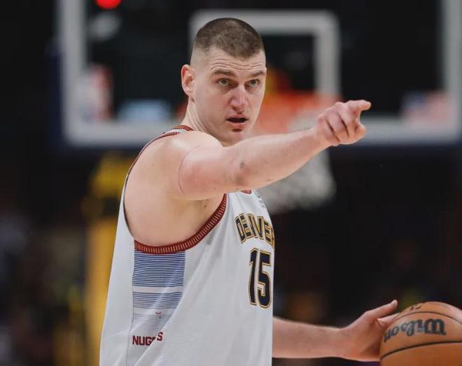 围绕他的决 围绕他的决